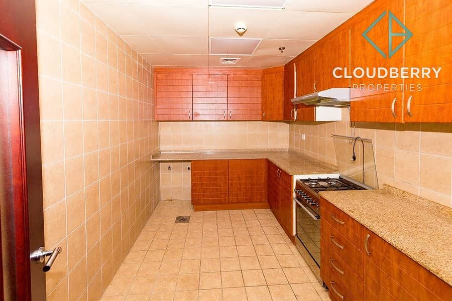 Lake View | Spacious | Ready to Move - Image 6