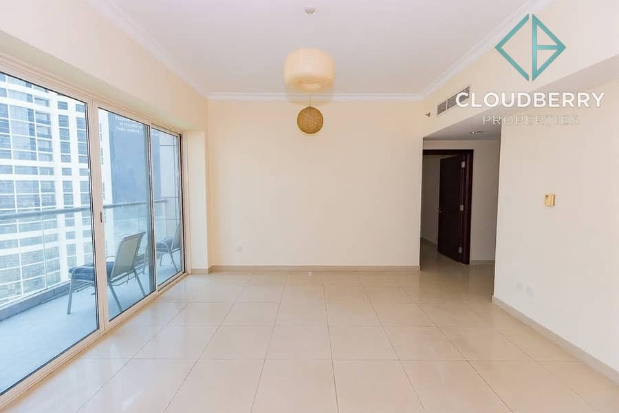 Lake View | Spacious | Ready to Move - Image 9