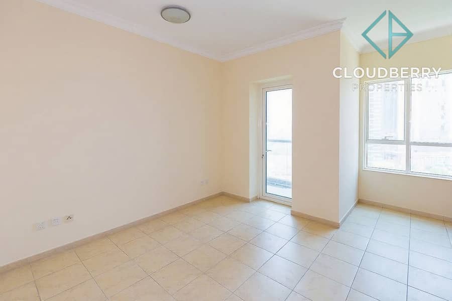 Lake View | Spacious | Ready to Move - Image 10