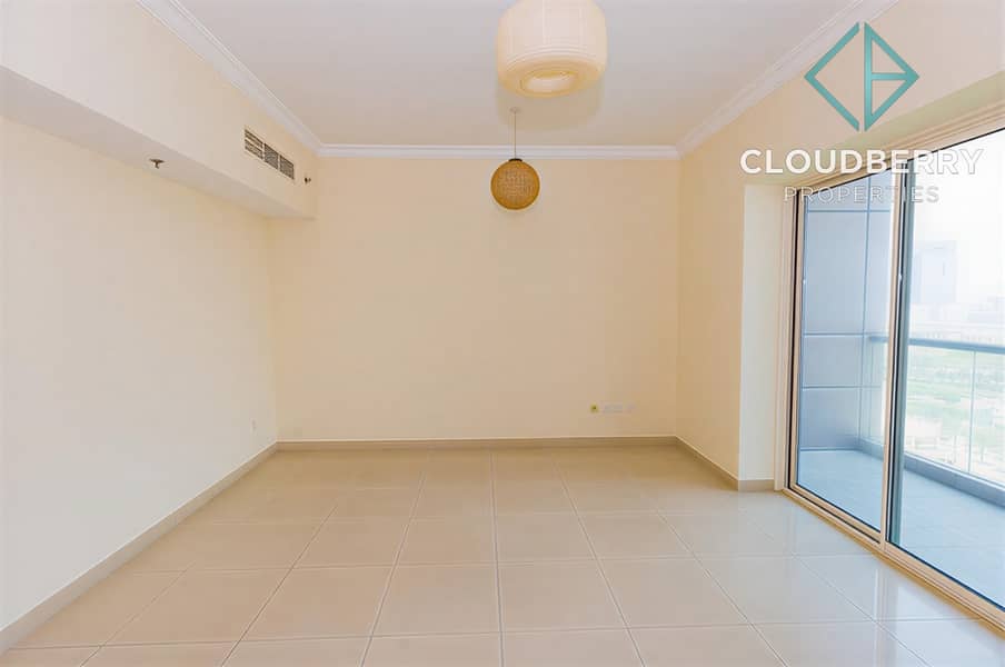 Lake View | Spacious | Ready to Move - Image 13