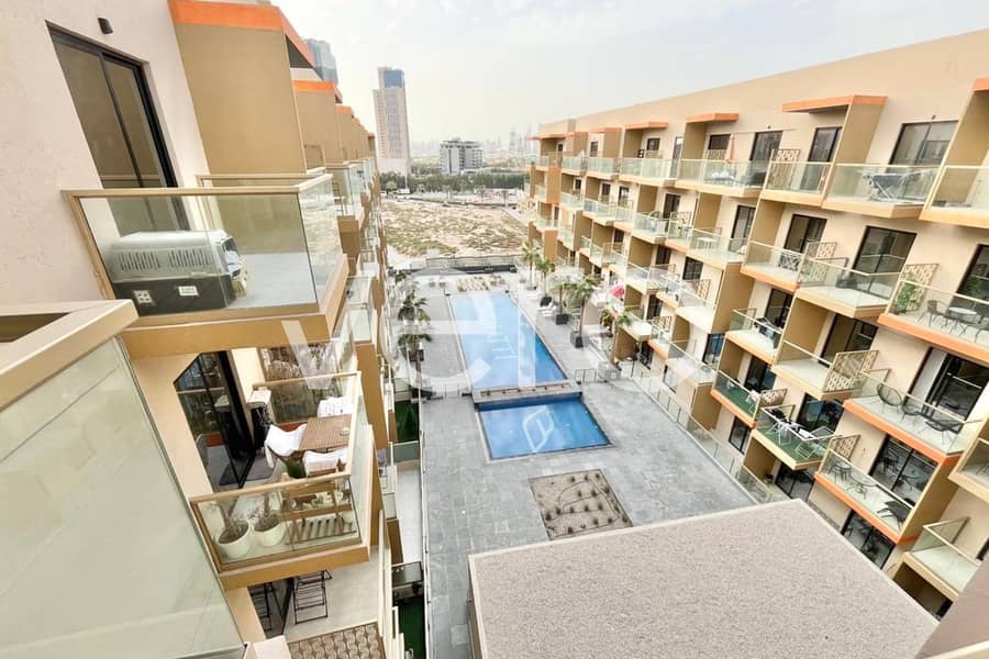 Corner Unit | Top Floor | Low Rise