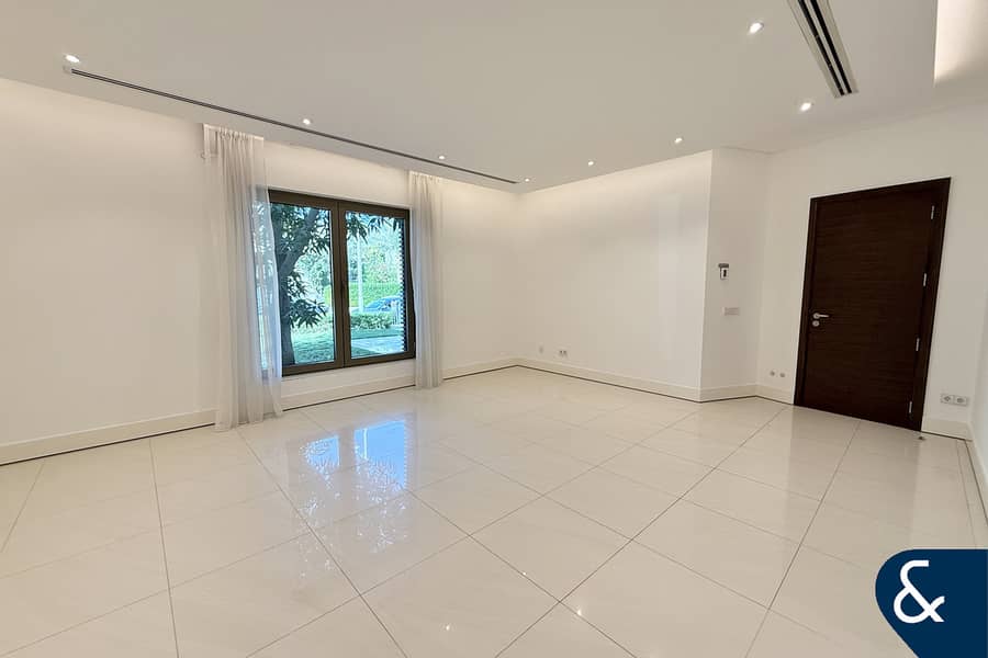 Upgraded | Extended | 6 Bedroom Beach Villa