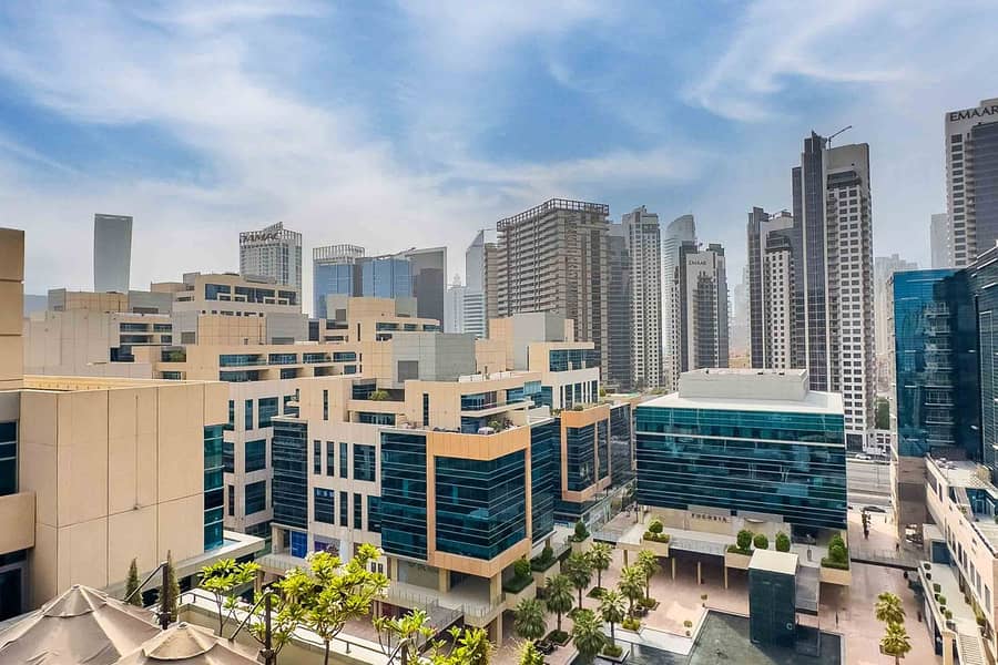 Great Courtyard View | Large Studio - Image 15