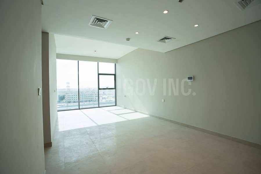 Spacious 2-Bedroom Apartment | High Floor | Closed Kitchen