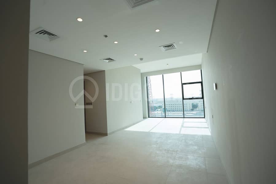 Spacious 2-Bedroom Apartment | High Floor | Closed Kitchen