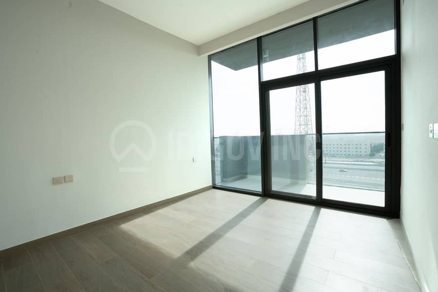 Spacious 2-Bedroom Apartment | High Floor | Closed Kitchen