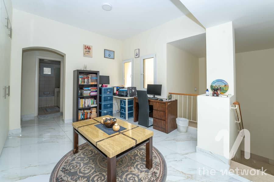 Upgraded Villa | Large Plot | Prime Location - Image 9