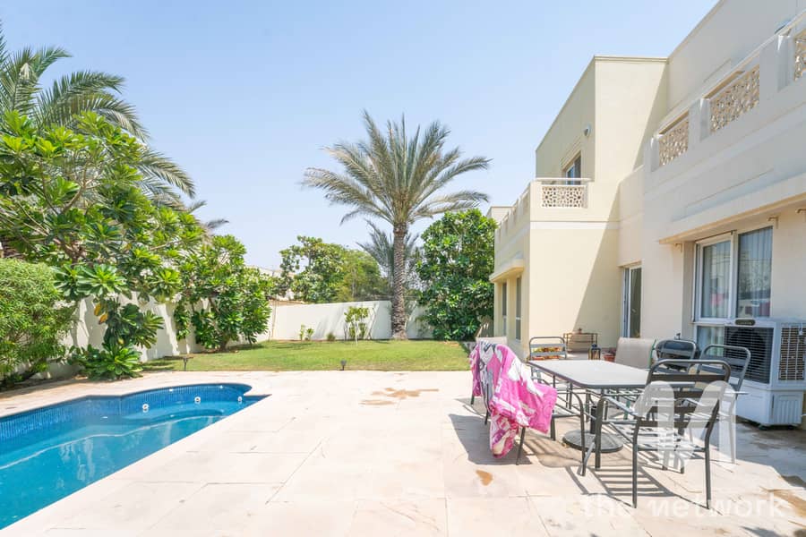 Upgraded Villa | Large Plot | Prime Location - Image 14