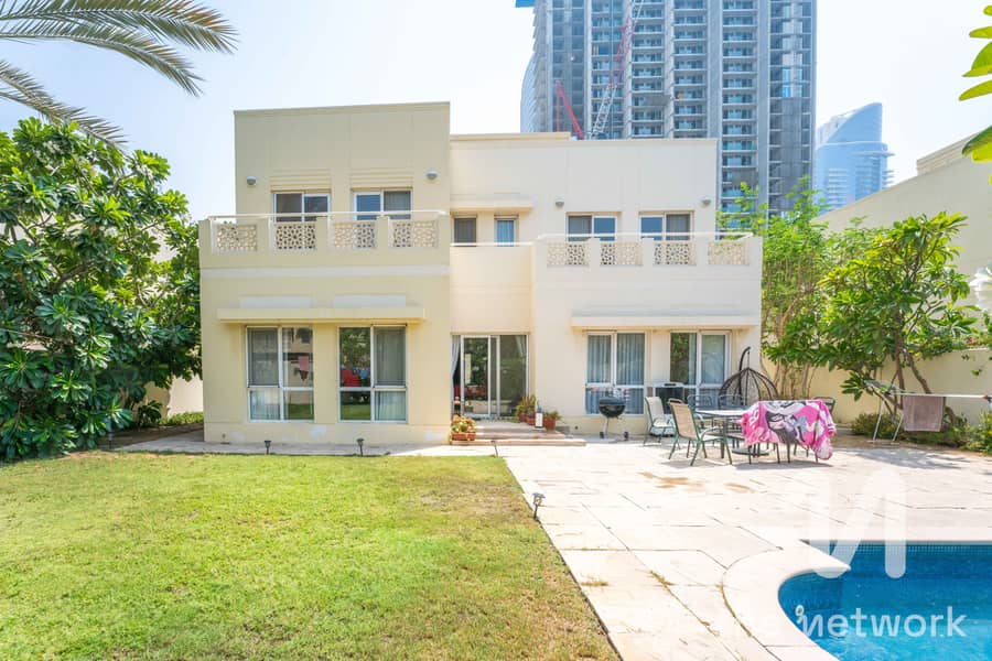 Upgraded Villa | Large Plot | Prime Location - Image 16