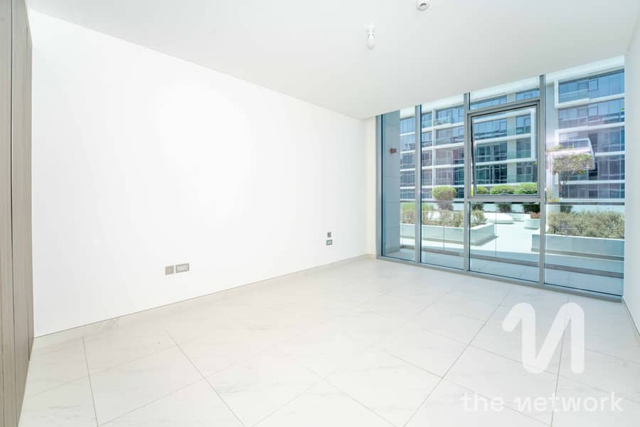 Large Layout | Skyline Views | Full Privacy - Image 13