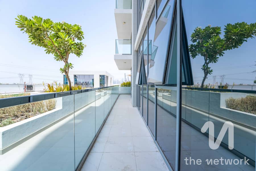 Large Layout | Skyline Views | Full Privacy - Image 14