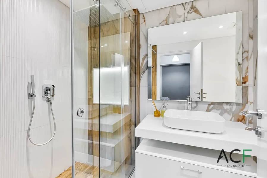 Luxurious | Spacious Layout | Prime Location - Image 25