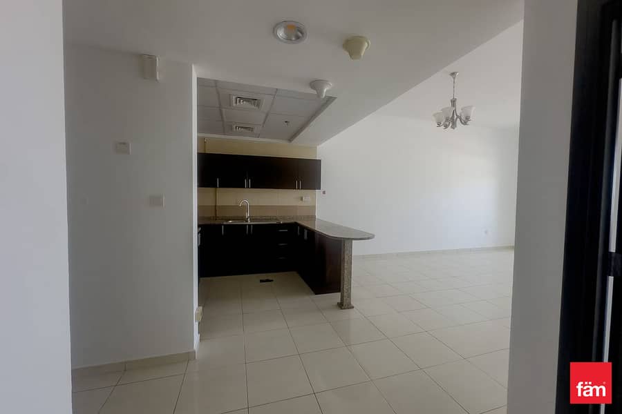 Vacant And Ready /Motivated Owner - Image 9