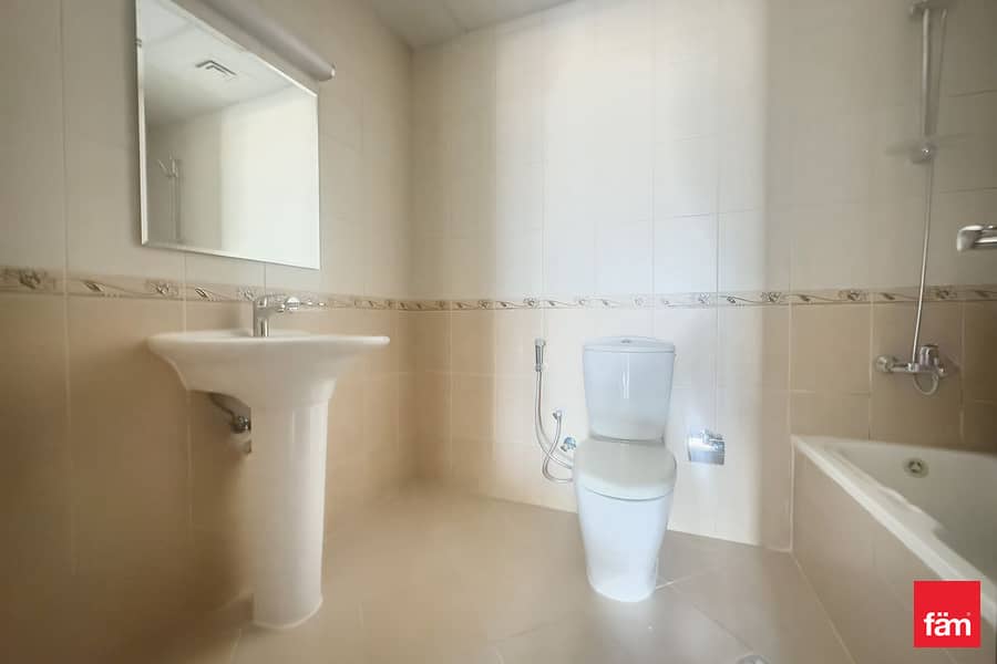 Vacant And Ready /Motivated Owner - Image 17