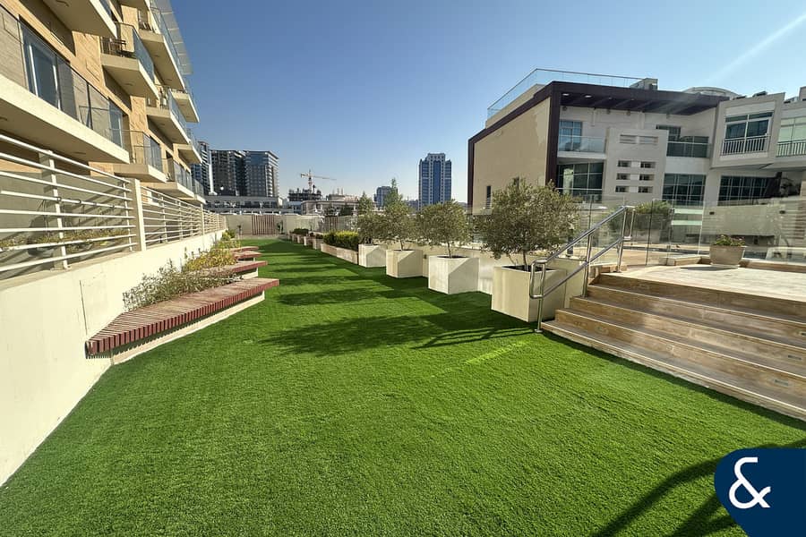 Vacant On Transfer | Pool View | Furnished - Image 10