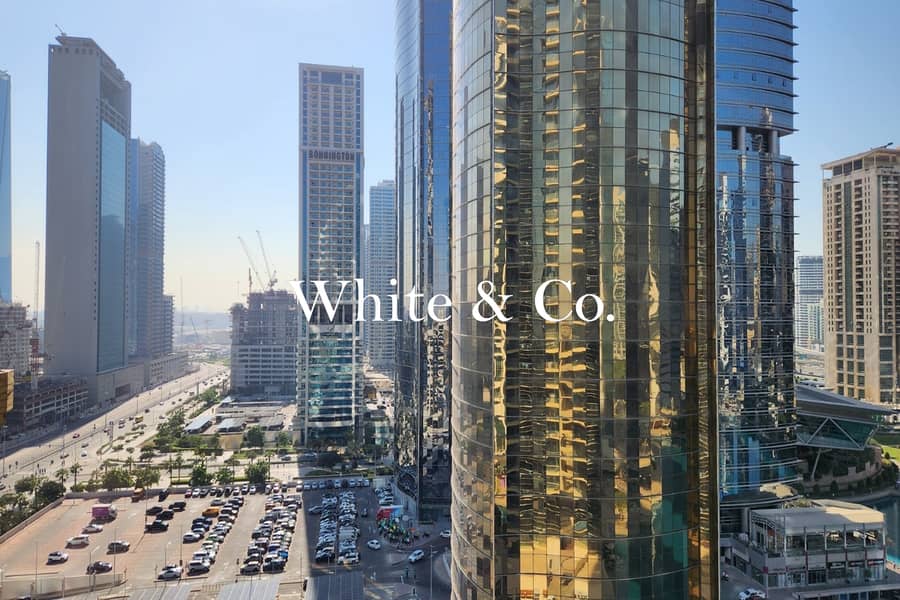 Lake View Facing | Vastu | Vacant Soon - Image 6