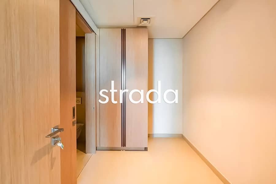 Direct Mall Access | Burj Khalifa View | Vacant - Image 8