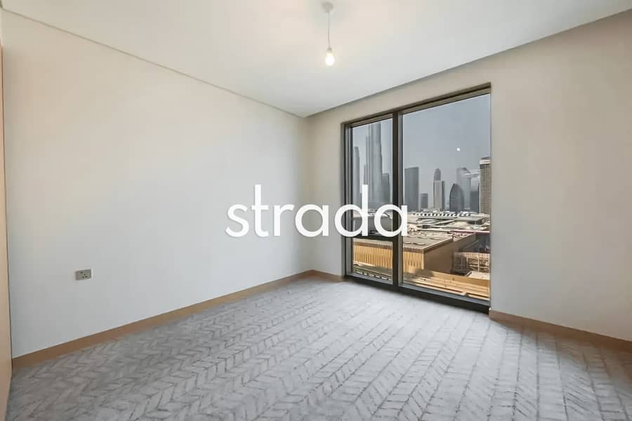 Direct Mall Access | Burj Khalifa View | Vacant - Image 9