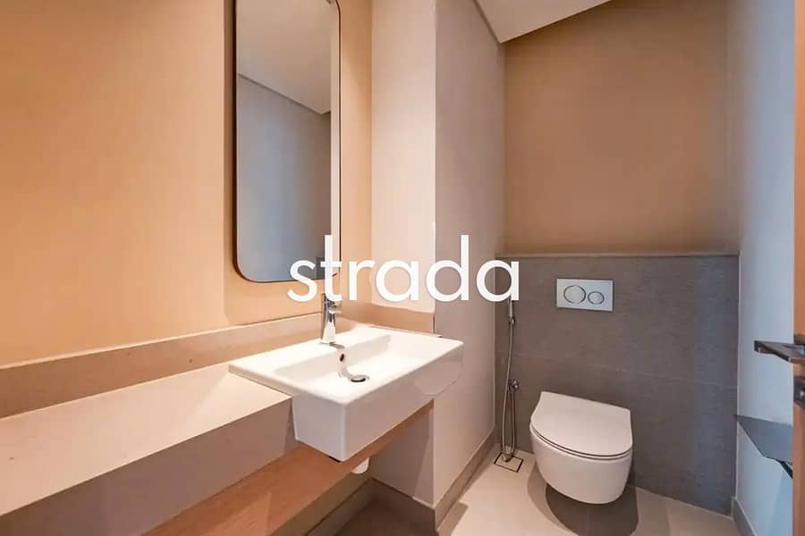 Direct Mall Access | Burj Khalifa View | Vacant - Image 17