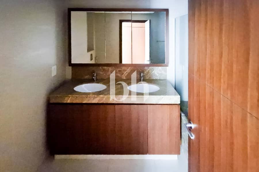 Chiller Free | Large Balcony | Corner Unit - Image 8