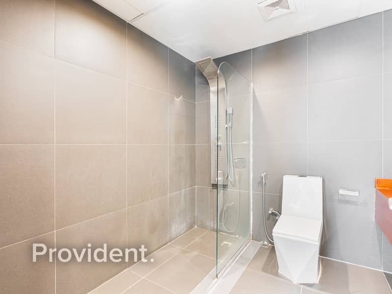 Furnished | Vacant | Huge Garden | Premium Villa - Image 8