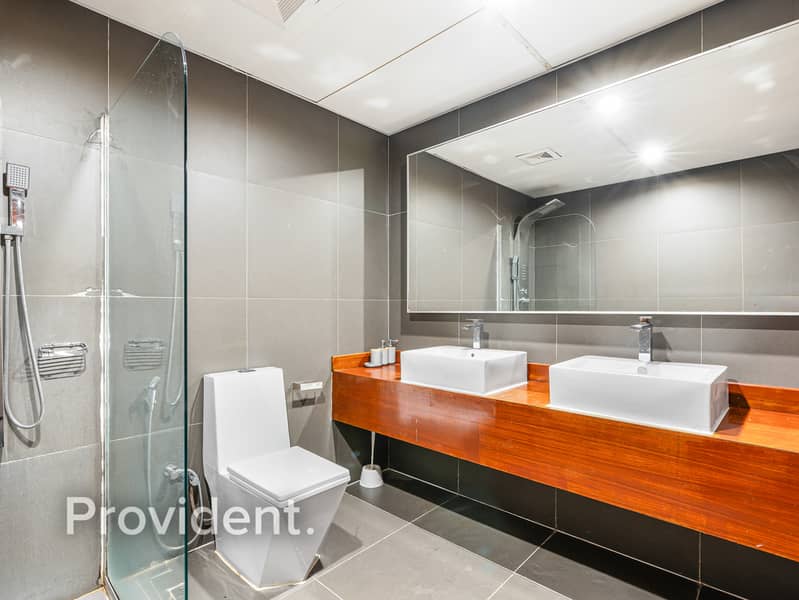 Furnished | Vacant | Huge Garden | Premium Villa - Image 9