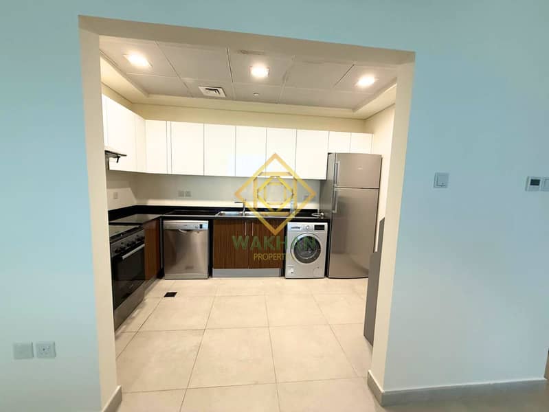 Canal/Sea View | High Floor | Close to Metro