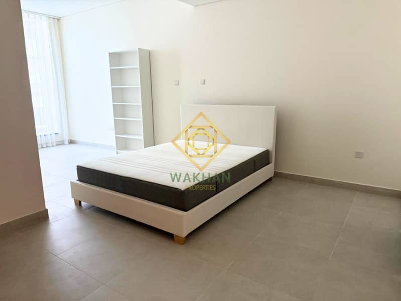 Canal/Sea View | High Floor | Close to Metro - Image 8