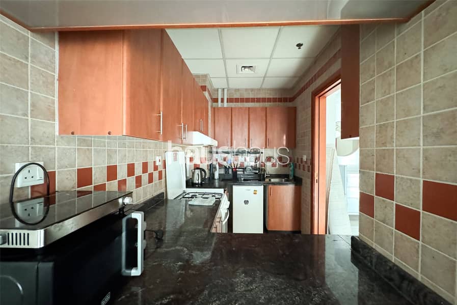 Balcony | Close To Metro | Vacent - Image 6