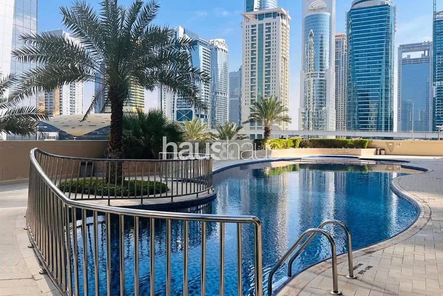 Balcony | Close To Metro | Vacent - Image 12