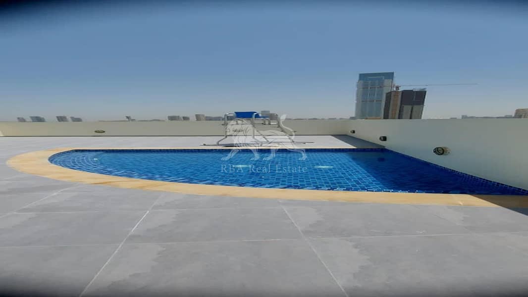 Large 2 BR Opposite Park Attractive Price - Image 14