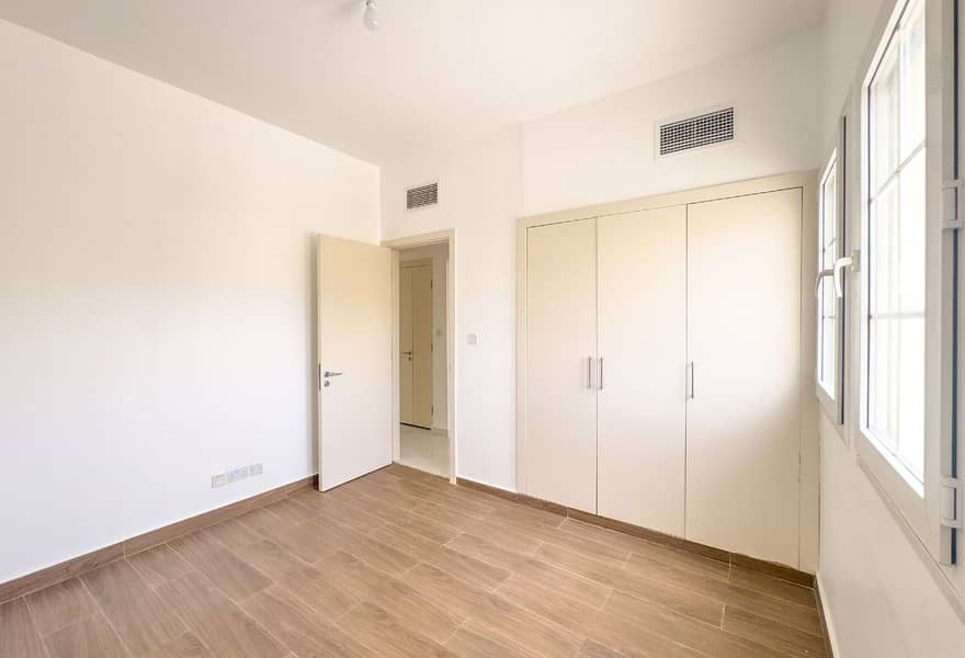 Upgraded | Vacant | Open Layout - Image 8