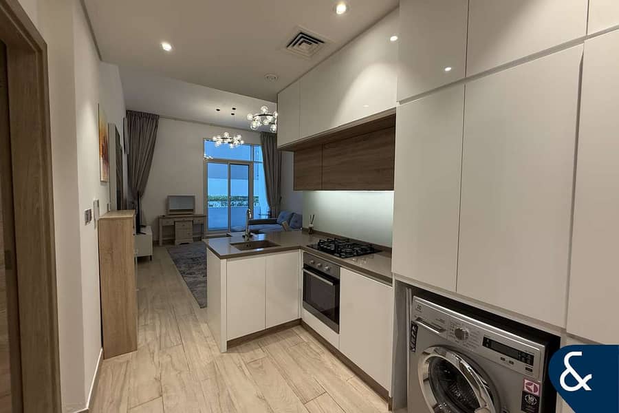 1 Bed | Upgraded | Biggest Layout | Furnished