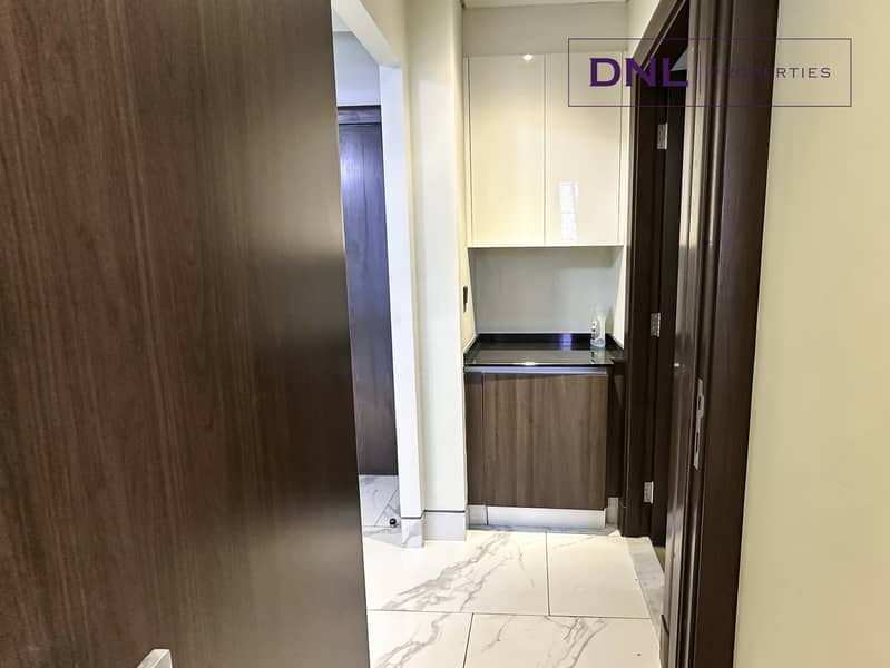 FULLY FURNISHED | DIRECT CANAL VIEW | SPACIOUS - Image 8