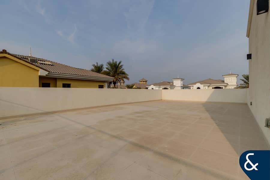 Fully Upgraded | 6 Bedroom Beachfront Villa - Image 11