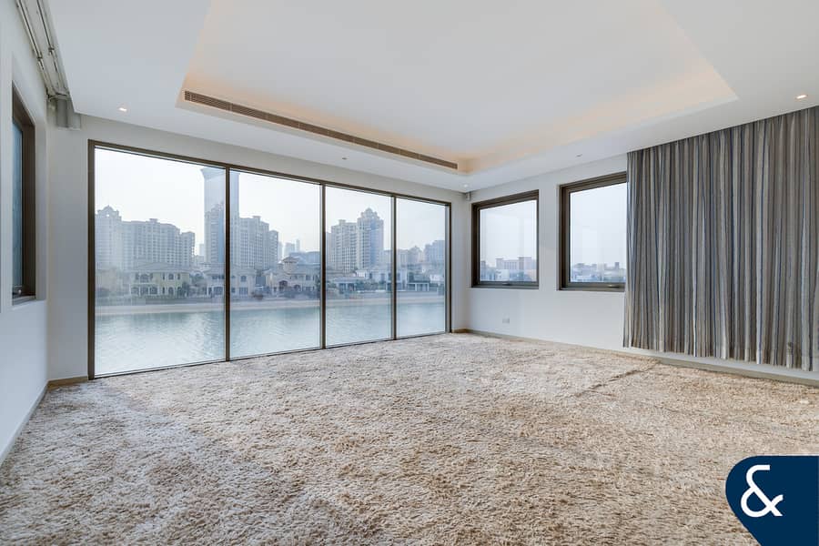 Fully Upgraded | 6 Bedroom Beachfront Villa - Image 15