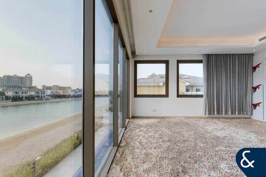 Fully Upgraded | 6 Bedroom Beachfront Villa - Image 16