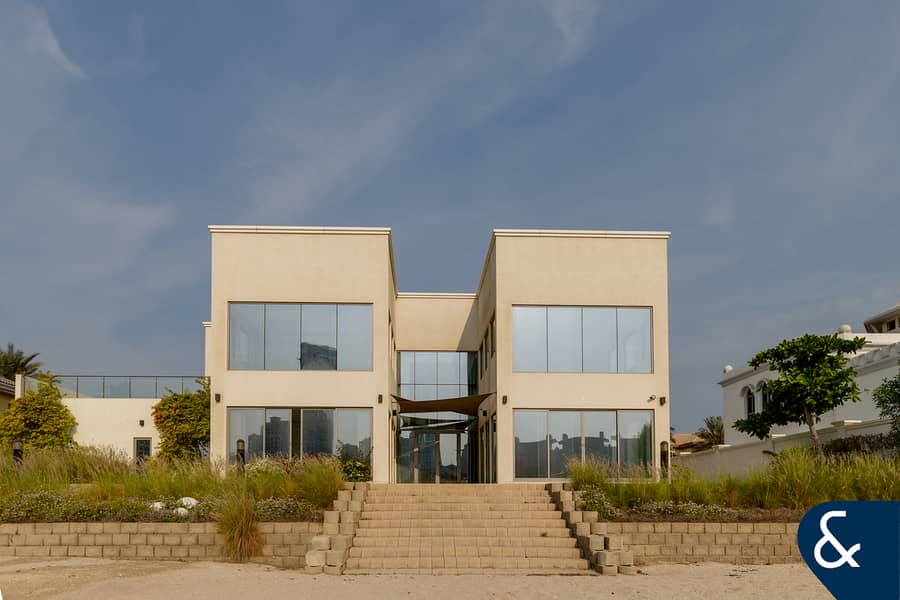 Fully Upgraded | 6 Bedroom Beachfront Villa - Image 23