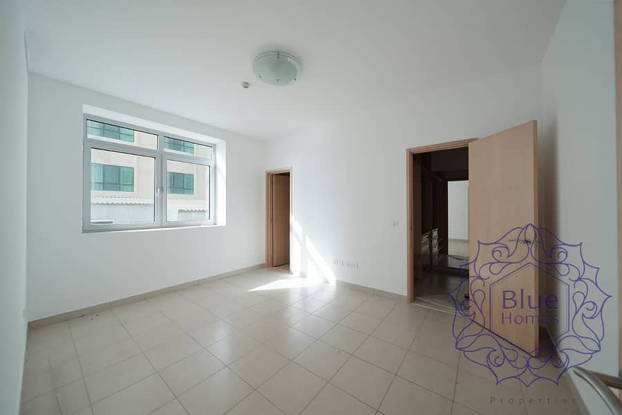 CHILLER FREE WITH KITCHEN 1BHK AVAILABLE ON MOE METRO