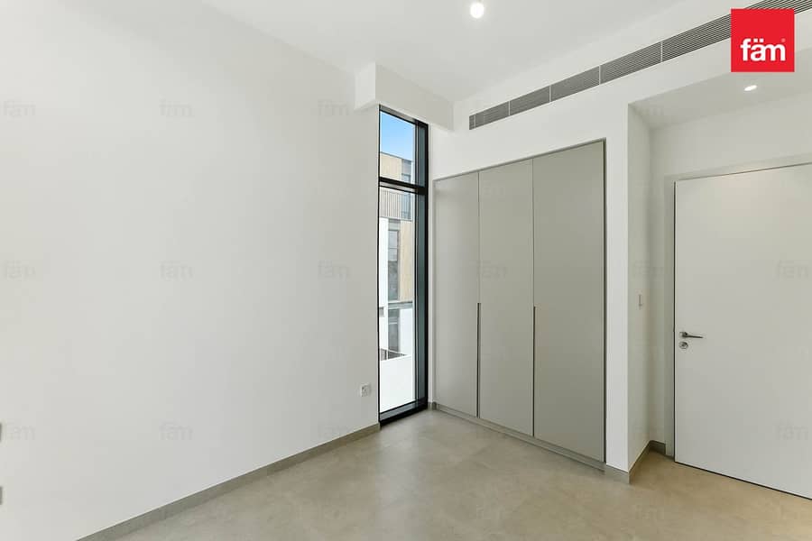 Brand New 4 Beds Park Facing Ready To Move