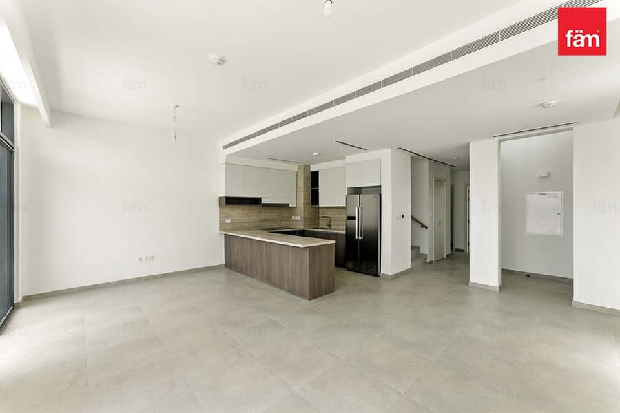 Brand New 4 Beds Park Facing Ready To Move - Image 6