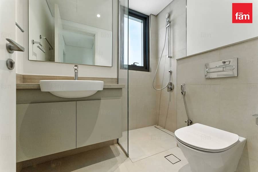 Brand New 4 Beds Park Facing Ready To Move - Image 7