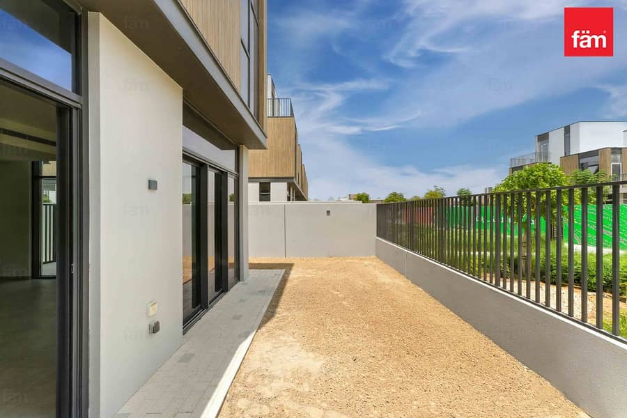 Brand New 4 Beds Park Facing Ready To Move - Image 9