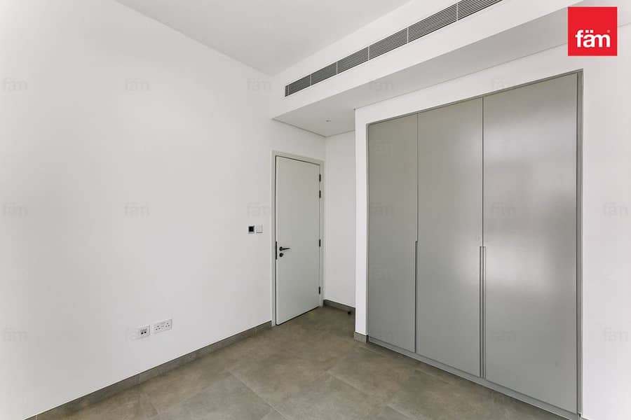 Brand New 4 Beds Park Facing Ready To Move - Image 10