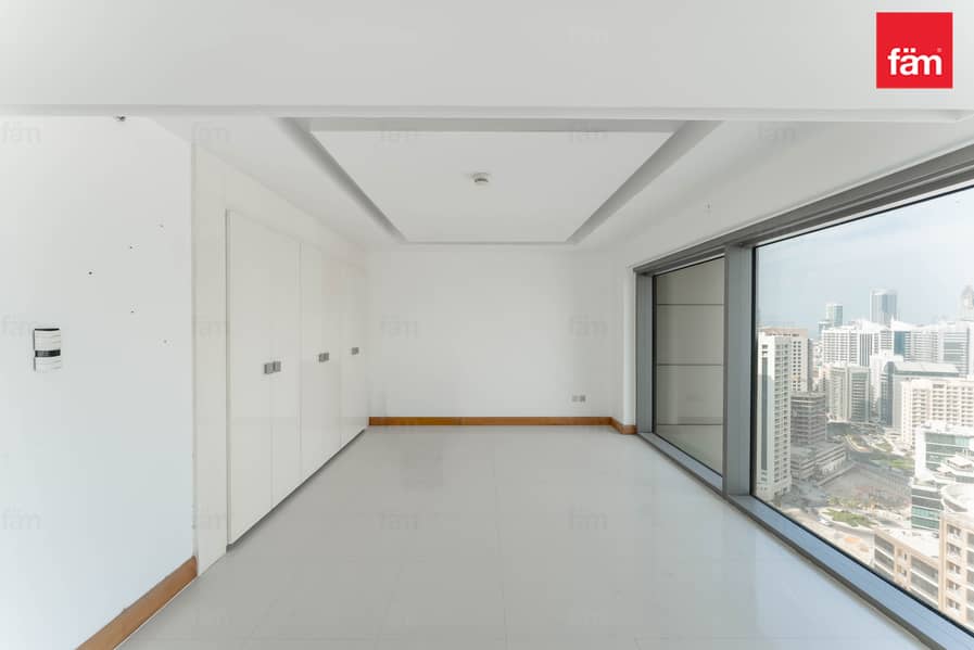 Penthouse | Open Views & Bright Interiors - Image 11