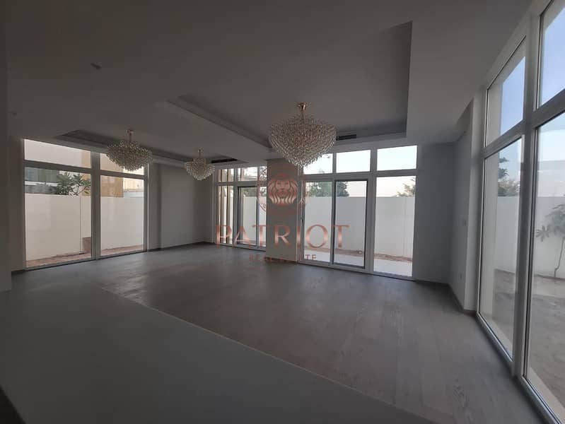 MASTER PIECE OF V2 || CORNER UNIT || SINGLE ROW || CRYSTAL INTERIOR || SPACIOUS || BEST PRICE