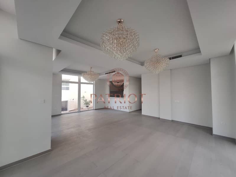 MASTER PIECE OF V2 || CORNER UNIT || SINGLE ROW || CRYSTAL INTERIOR || SPACIOUS || BEST PRICE