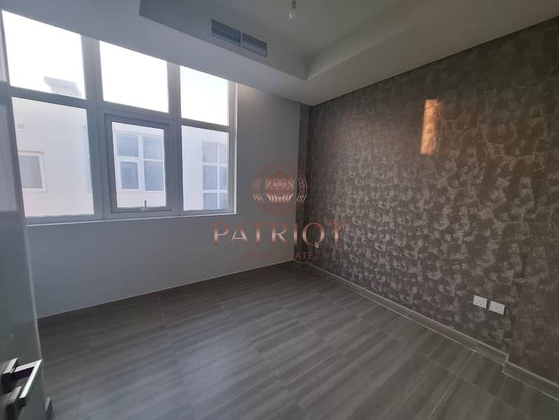 MASTER PIECE OF V2 || CORNER UNIT || SINGLE ROW || CRYSTAL INTERIOR || SPACIOUS || BEST PRICE - Image 6