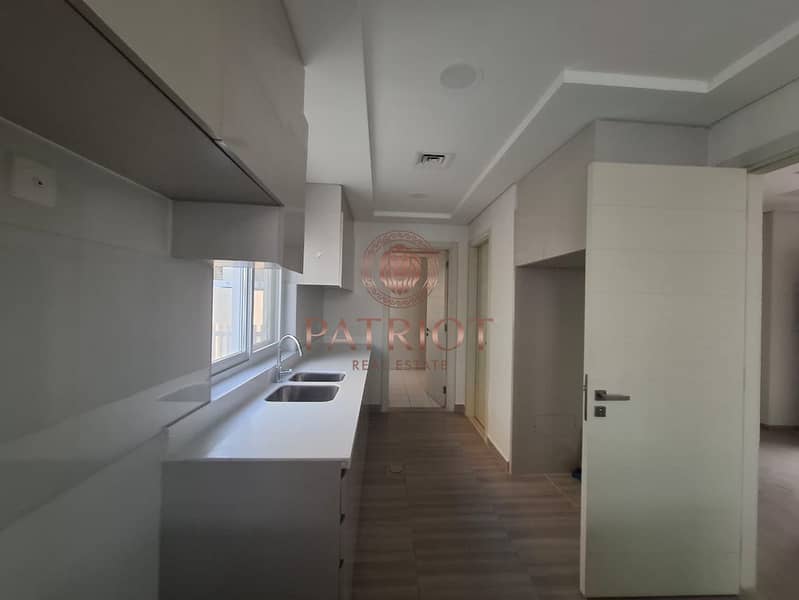 MASTER PIECE OF V2 || CORNER UNIT || SINGLE ROW || CRYSTAL INTERIOR || SPACIOUS || BEST PRICE - Image 12