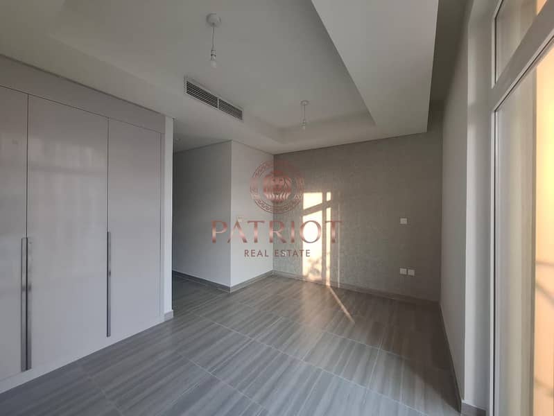 MASTER PIECE OF V2 || CORNER UNIT || SINGLE ROW || CRYSTAL INTERIOR || SPACIOUS || BEST PRICE - Image 13